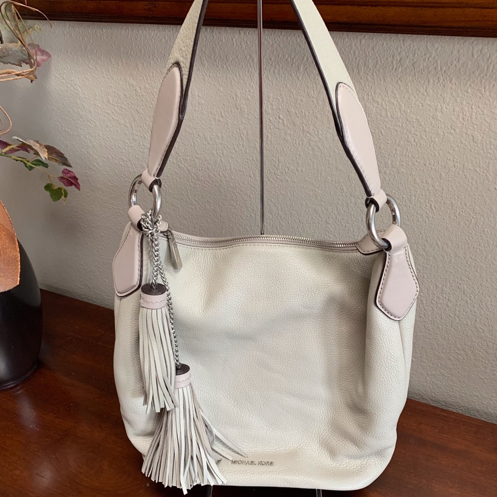 Michael Kors Shoulder bag.
